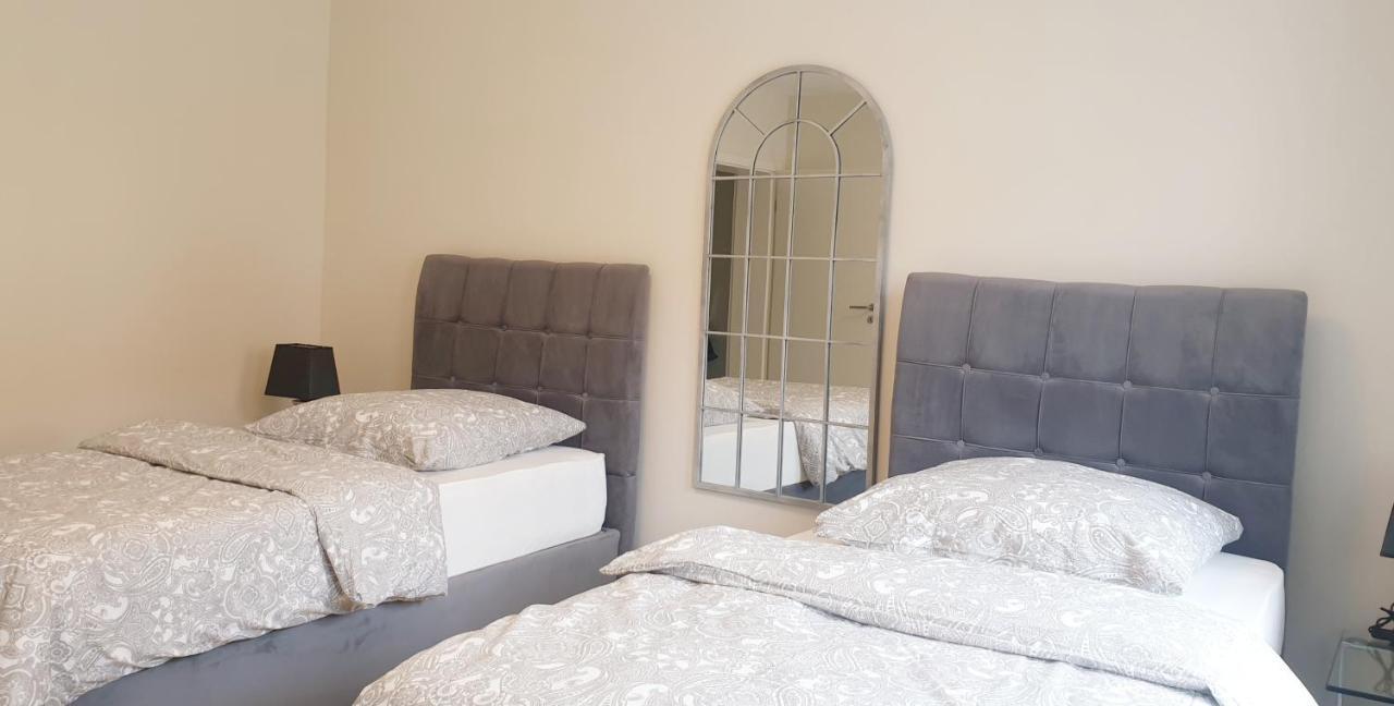 Moderne Zweizimmerwohnung إسن المظهر الخارجي الصورة