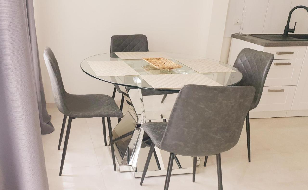 Moderne Zweizimmerwohnung إسن المظهر الخارجي الصورة