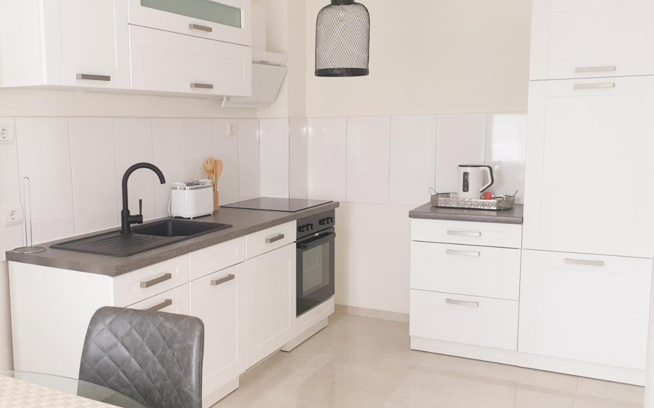 Moderne Zweizimmerwohnung إسن المظهر الخارجي الصورة