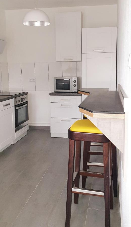 Moderne Zweizimmerwohnung إسن المظهر الخارجي الصورة